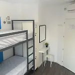 Chameleon Youth Hostel *