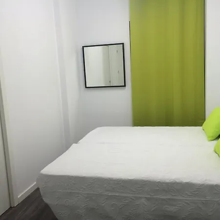 Chameleon Youth Хостел Аликанте