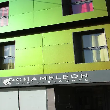 Chameleon Youth Хостел