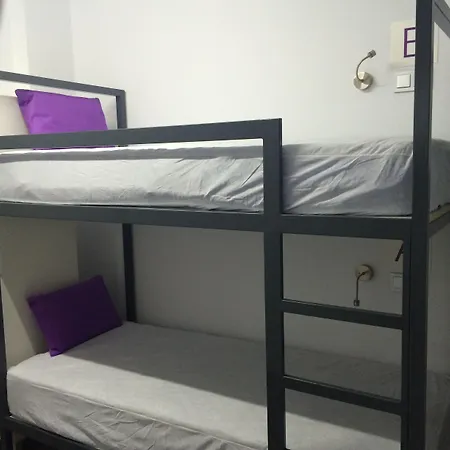 Chameleon Youth Хостел Аликанте