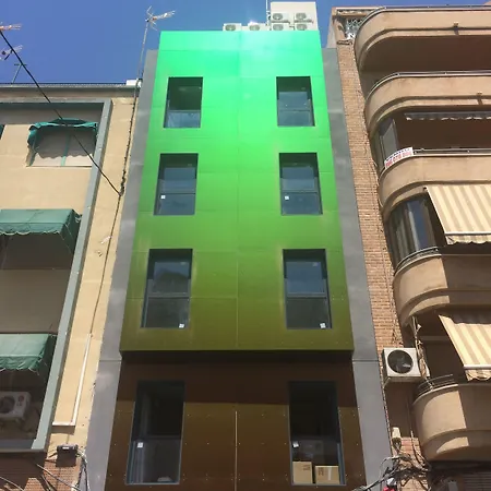 Chameleon Youth Хостел *