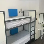 Chameleon Youth Hostel *