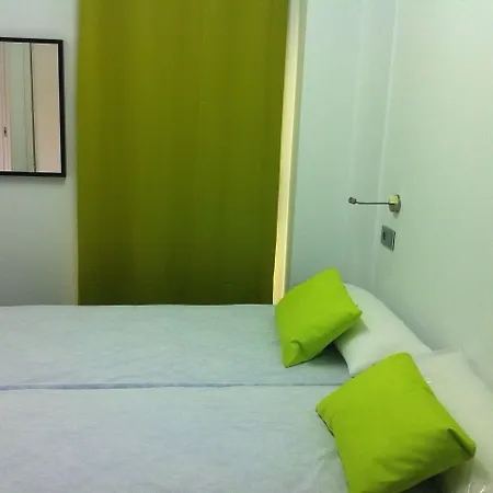 Hostal Chameleon *